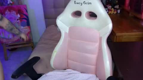 111lucygrim111 online show from December 16, 2025, 4:56 pm