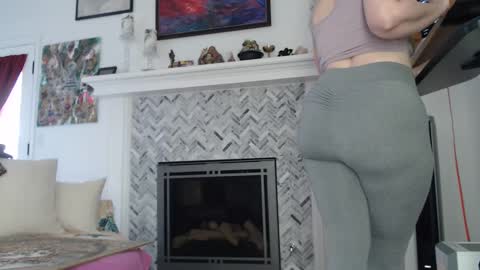 Aurora Willows online show from January 28, 2025, 10:01 pm