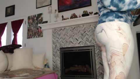 Aurora Willows online show from January 29, 2025, 3:15 pm