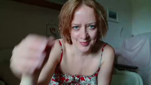 Snapshot of 12ennie chatting on June 4, 2026, 7:47 am 12ennie online show from June 4, 2026, 7:47 am