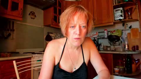 Snapshot of 12ennie chatting on July 3, 2026, 6:42 am 12ennie online show from July 3, 2026, 6:42 am