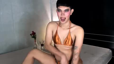 Leren online show from January 3, 2025, 4:48 pm