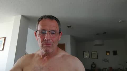 13glanmorfa online show from February 3, 2025, 7:42 pm