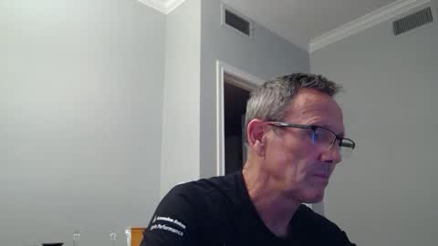 13glanmorfa online show from December 15, 2025, 1:54 am