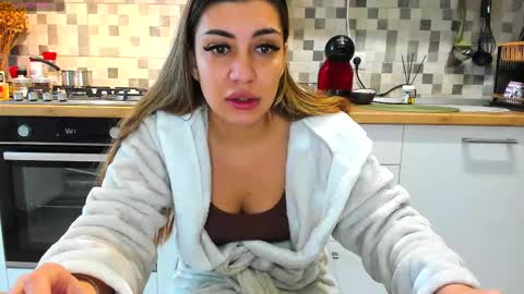 18belleskinny online show from October 4, 2025, 8:23 am