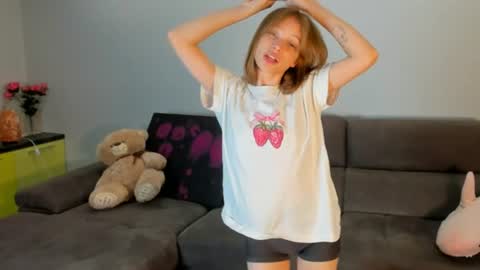 Kira online show from June 22, 2026, 4:48 pm