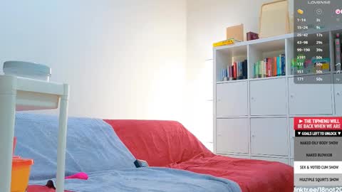 Snapshot of 18not20 chatting on February 13, 2025, 4:32 am Tong Ralph online show from February 13, 2025, 4:32 am