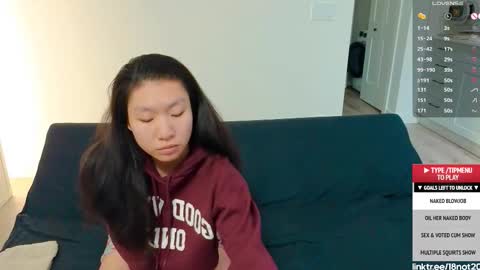 Snapshot of 18not20 chatting on November 16, 2025, 1:33 am Tong Ralph online show from November 16, 2025, 1:33 am