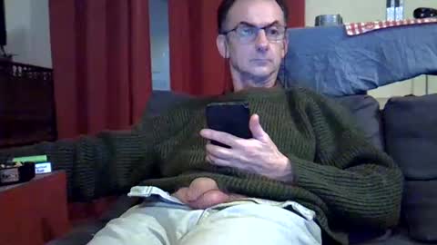 Snapshot of 18remy45 chatting on December 7, 2024, 9:44 pm 18remy45 online show from December 7, 2024, 9:44 pm