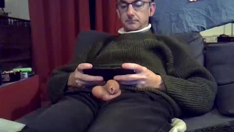 Snapshot of 18remy45 chatting on December 11, 2024, 10:16 pm 18remy45 online show from December 11, 2024, 10:16 pm