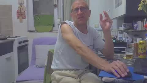 Snapshot of 1973man chatting on May 30, 2026, 7:44 pm 1973man online show from May 30, 2026, 7:44 pm