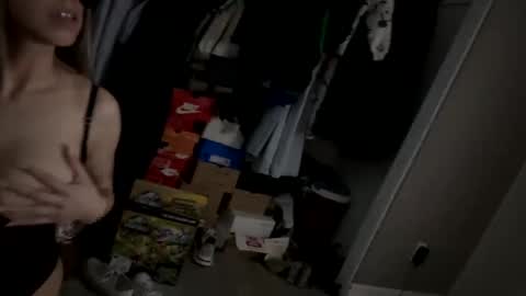 Snapshot of 1980latinocouple chatting on February 9, 2025, 8:11 am 1980latinocouple online show from February 9, 2025, 8:11 am