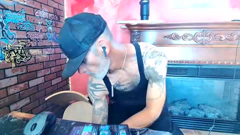 zona1331 online show from August 7, 2026, 6:43 pm
