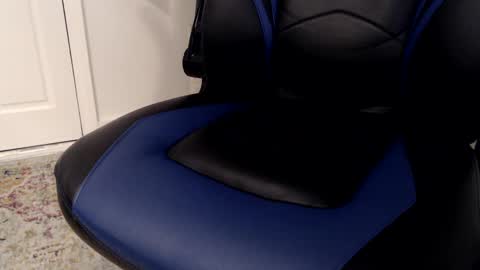 Snapshot of 1dad2plz chatting on January 30, 2025, 12:59 pm i erupt if you suck ur nipples 4 me and look at the camera while watching me online show from January 30, 2025, 12:59 pm