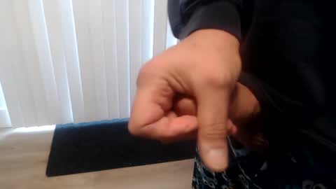 i erupt if you suck ur nipples 4 me and look at the camera while watching me online show from January 5, 2026, 7:28 pm