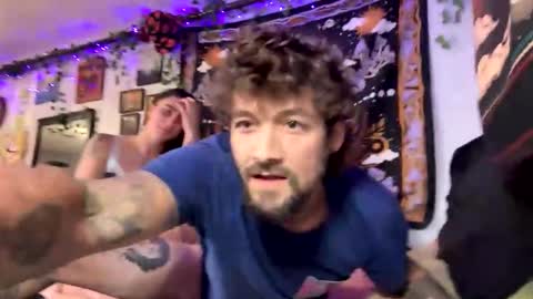 Snapshot of 1hugecumshots69 chatting on October 11, 2025, 3:17 am Daddy online show from October 11, 2025, 3:17 am