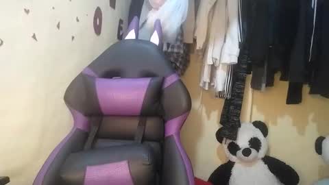 1kandylove online show from October 1, 2025, 2:17 am