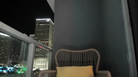 Onna online show from February 9, 2025, 6:43 am