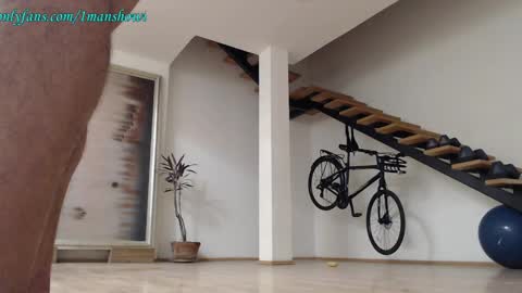 1manshow11 online show from December 9, 2024, 11:58 am