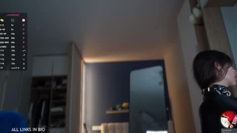 Marie online show from February 12, 2025, 7:35 pm