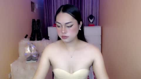 1miracle_tranny online show from February 22, 2026, 1:51 am