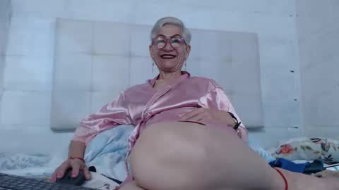 Snapshot of 1miss_monserrate chatting on January 3, 2025, 2:40 pm Miss Monserrate online show from January 3, 2025, 2:40 pm