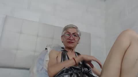 Snapshot of 1miss_monserrate chatting on February 15, 2025, 5:28 pm Miss Monserrate online show from February 15, 2025, 5:28 pm