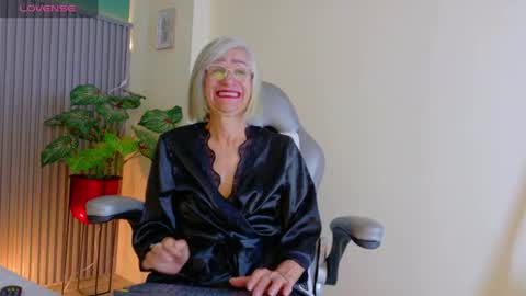 Miss Monserrate online show from July 18, 2026, 2:10 pm