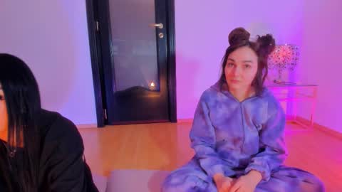 Snapshot of 1munique chatting on February 10, 2026, 5:55 am Moona online show from February 10, 2026, 5:55 am