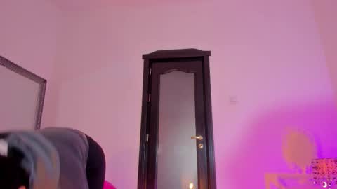 Snapshot of 1munique chatting on February 12, 2026, 8:20 am Moona online show from February 12, 2026, 8:20 am