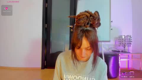 Snapshot of 1munique chatting on February 19, 2026, 8:32 am Moona online show from February 19, 2026, 8:32 am