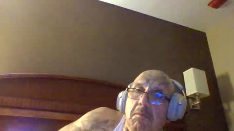 Snapshot of 1nastya8 chatting on April 21, 2026, 10:43 am TheShyOne18 online show from April 21, 2026, 10:43 am
