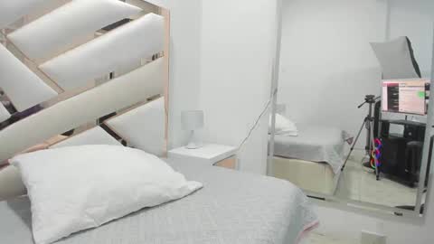 Snapshot of 1naughty_milf chatting on February 28, 2025, 10:30 am Luisa online show from February 28, 2025, 10:30 am