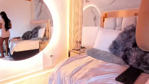 Luisa online show from June 14, 2026, 2:24 am