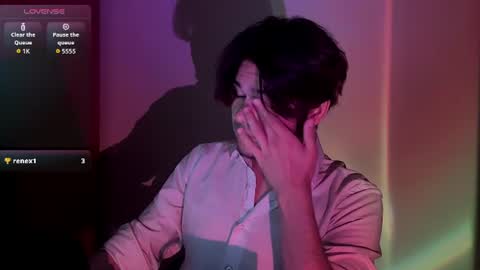 1roberttt online show from June 24, 2026, 9:58 pm