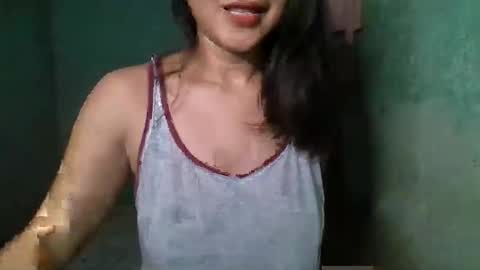 Snapshot of 1smile4u chatting on November 17, 2025, 11:32 pm 1smile4u online show from November 17, 2025, 11:32 pm