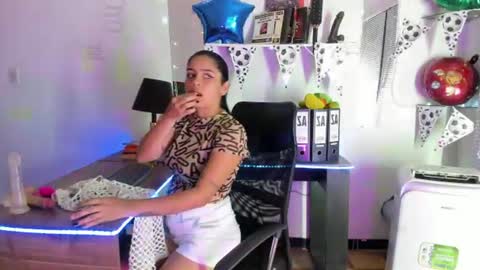 1sweetvaleria1 online show from July 1, 2026, 1:07 am