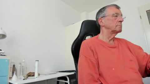 Henk online show from April 10, 2026, 11:59 am