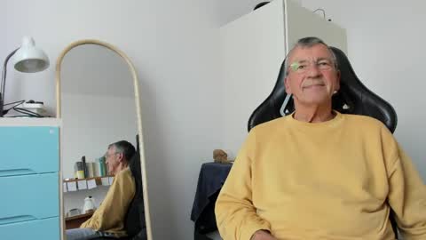 Snapshot of 200gentleman chatting on June 7, 2026, 4:00 pm Henk online show from June 7, 2026, 4:00 pm