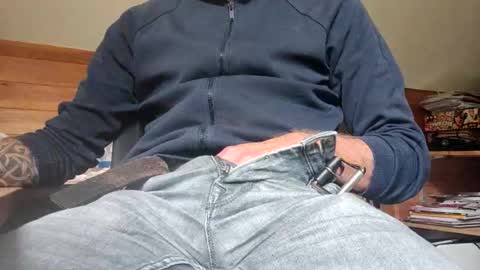 Snapshot of 22_acacia_avenue chatting on September 13, 2025, 11:54 am 22_acacia_avenue online show from September 13, 2025, 11:54 am