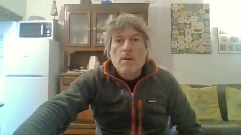 22esserre online show from January 10, 2025, 10:06 am