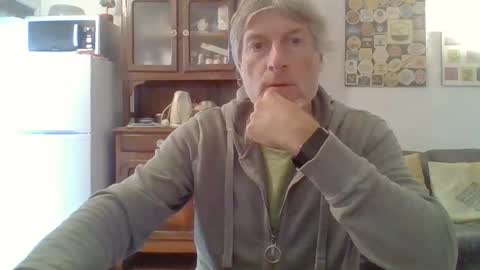 22esserre online show from October 2, 2025, 11:39 am