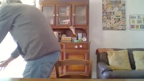 22esserre online show from February 6, 2026, 1:03 pm