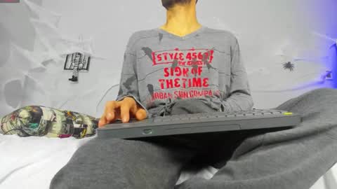 2_fire online show from October 24, 2025, 8:38 pm