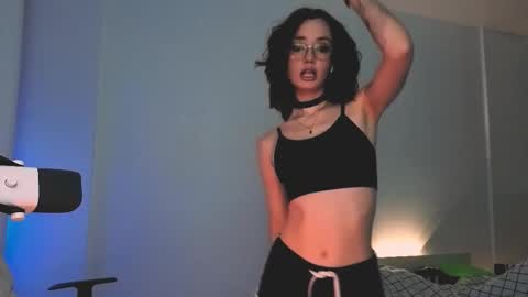 Snapshot of 2b_ chatting on January 8, 2026, 4:04 am Sasha weekend from 14 to 27 November online show from January 8, 2026, 4:04 am