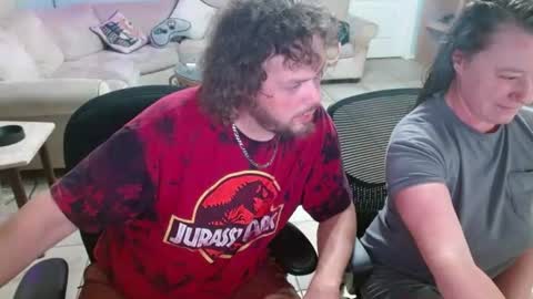 Snapshot of 2dirtyhillbillies chatting on June 10, 2026, 1:06 am ThrillBilly online show from June 10, 2026, 1:06 am