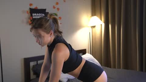 Snapshot of 2girls_1dream chatting on October 8, 2025, 7:50 am Elley online show from October 8, 2025, 7:50 am