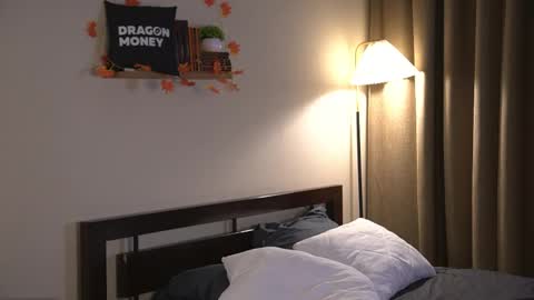 Snapshot of 2girls_1dream chatting on October 24, 2025, 6:54 am Elley online show from October 24, 2025, 6:54 am