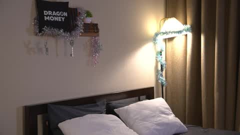 Snapshot of 2girls_1dream chatting on December 19, 2025, 6:42 am Elley online show from December 19, 2025, 6:42 am