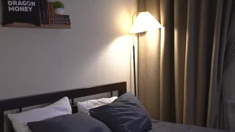 Snapshot of 2girls_1dream chatting on March 12, 2026, 6:30 am Elley online show from March 12, 2026, 6:30 am